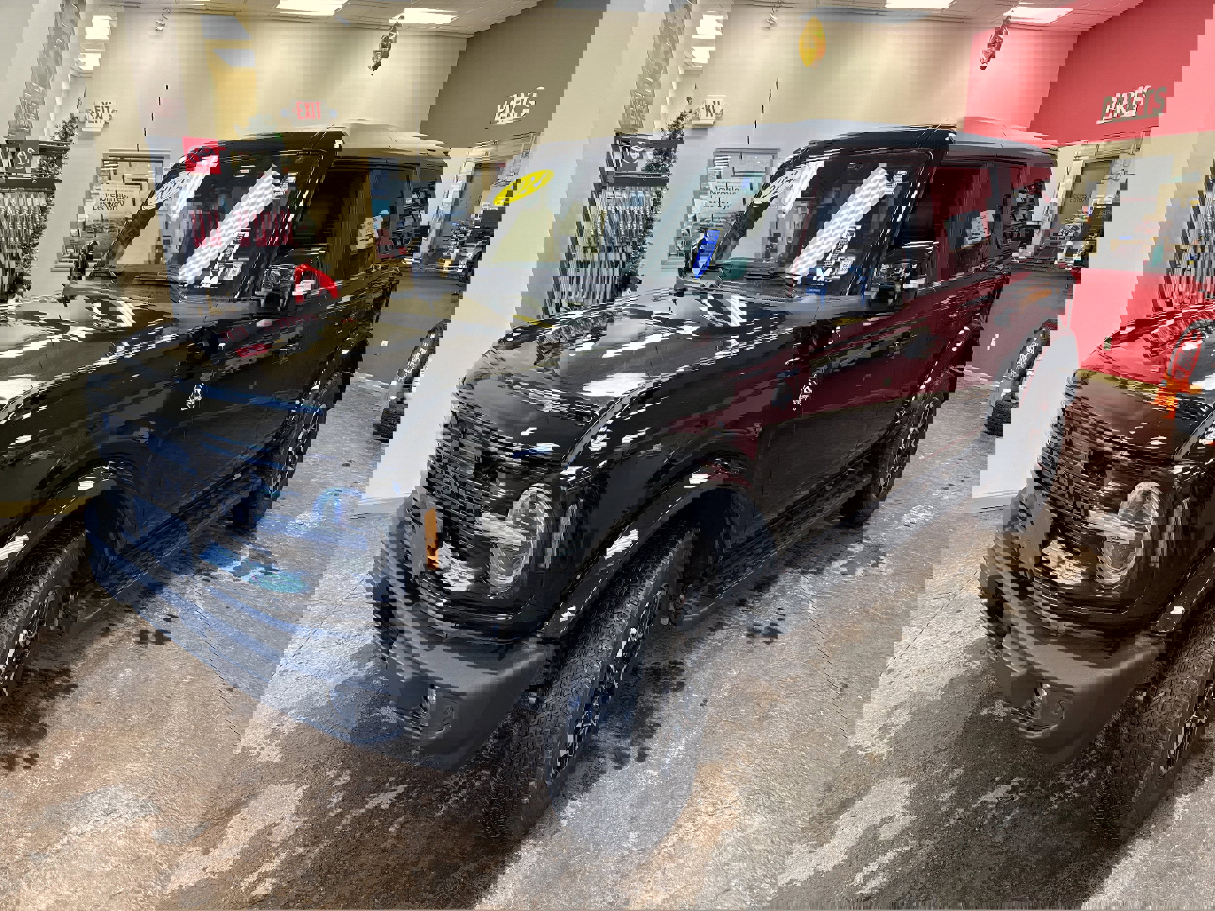 Used 2024 Ford Bronco Outer Banks image 3