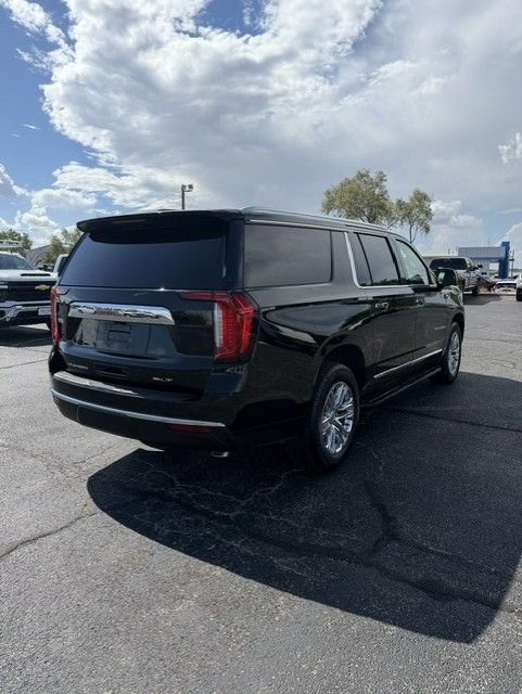 Used 2021 GMC Yukon XL SLT w/ SLT Luxury Plus Package AWD/4WD image 6