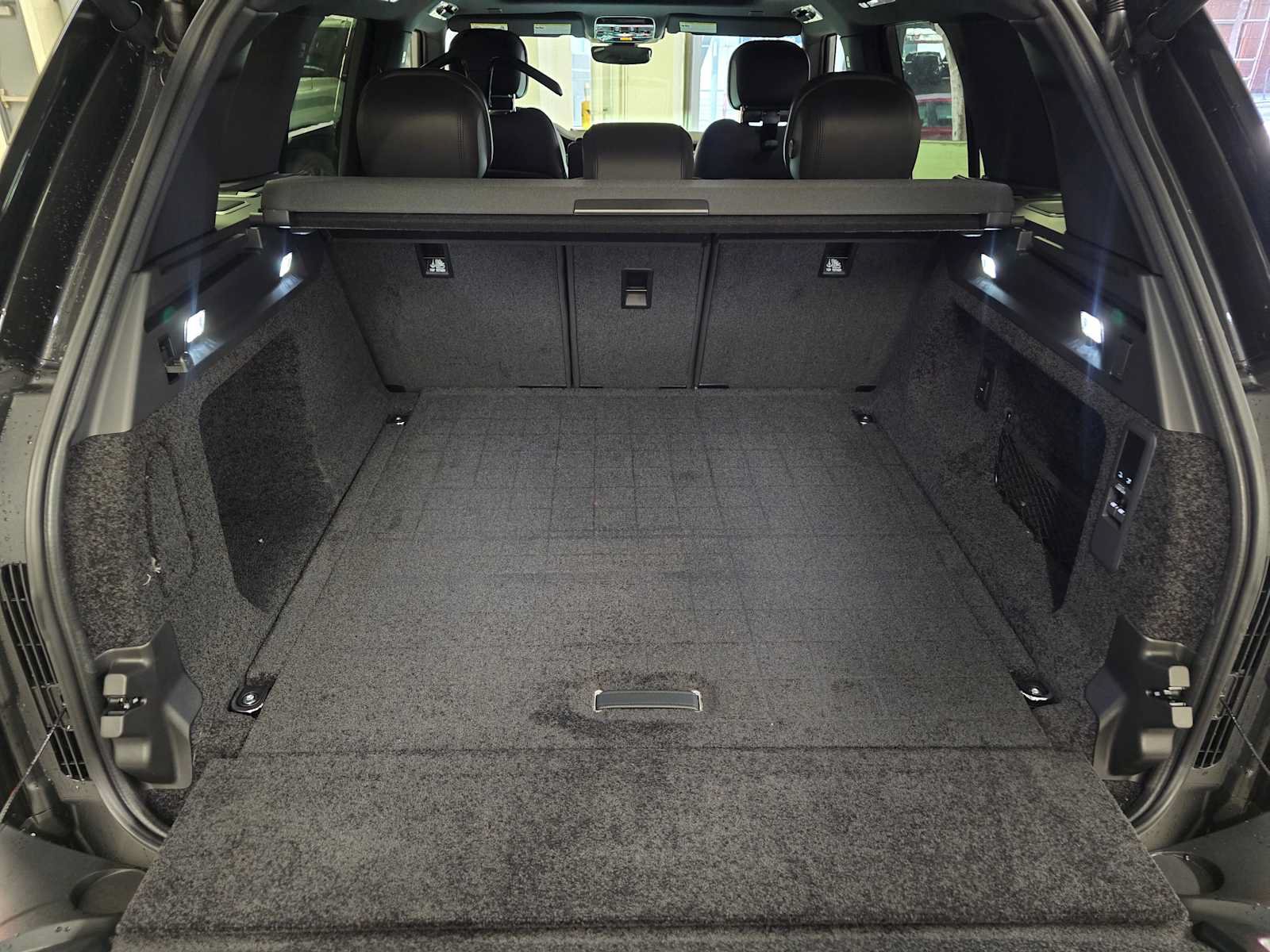 New 2026 Land Rover Range Rover SE AWD/4WD image 16