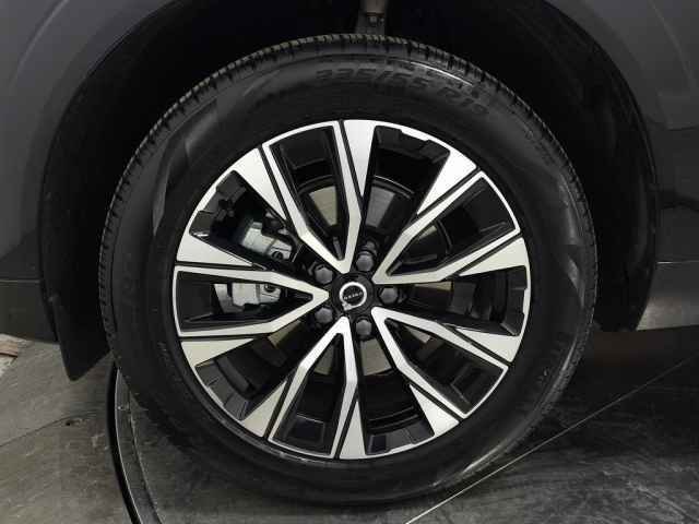 Certified 2025 Volvo XC60 B5 Core image 15