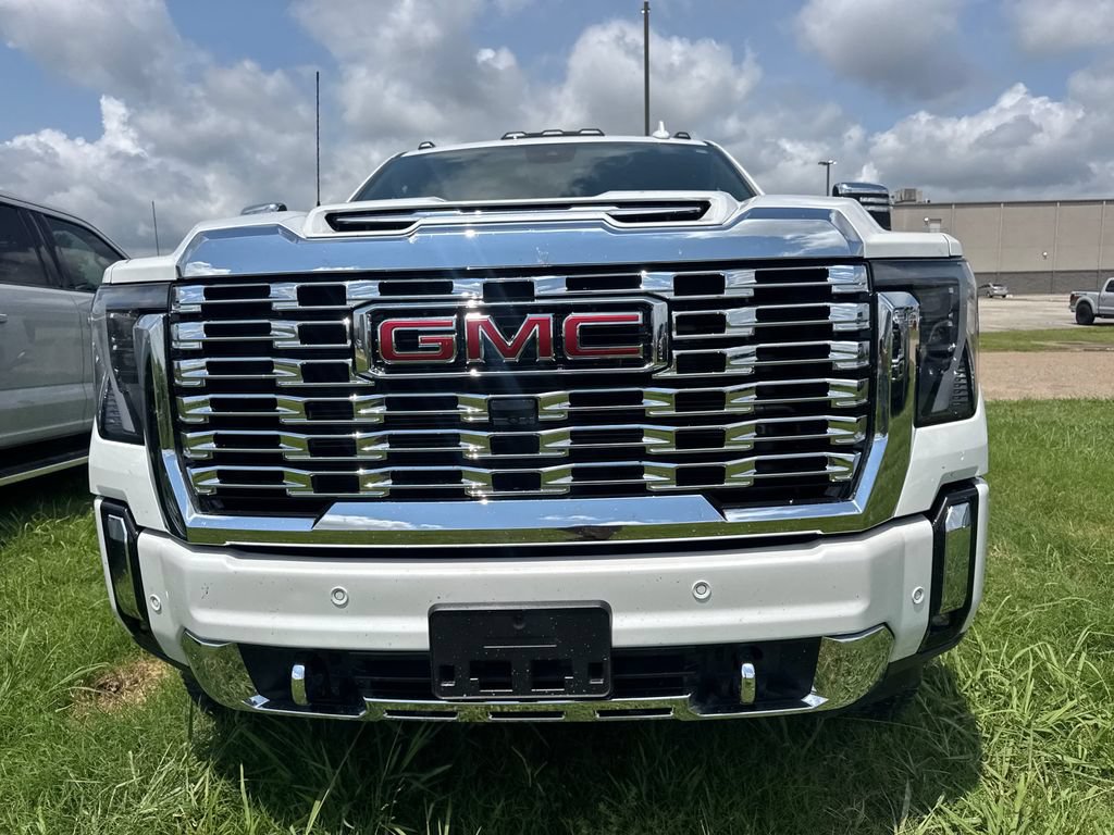 Used 2025 GMC Sierra 2500 Denali w/ Denali Reserve Package AWD/4WD image 2