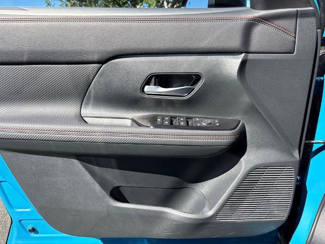 Certified 2025 Nissan Kicks SR FWD image 17