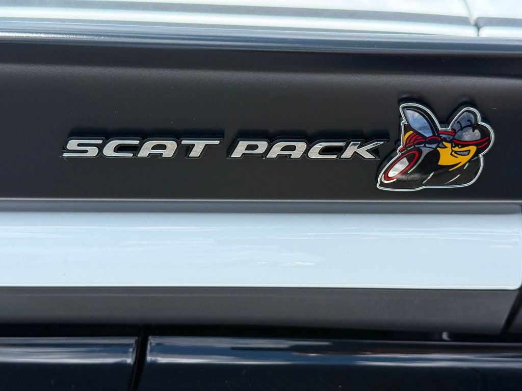 Used 2022 Dodge Challenger R/T Scat Pack RWD image 10