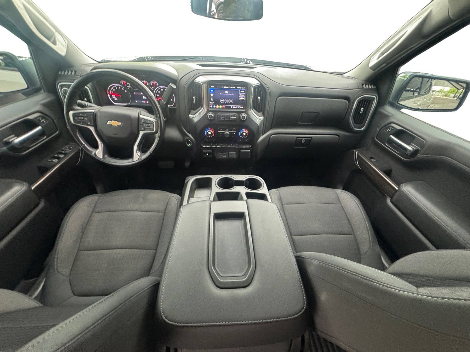 Certified 2020 Chevrolet Silverado 1500 LT w/ Texas Edition AWD/4WD image 11
