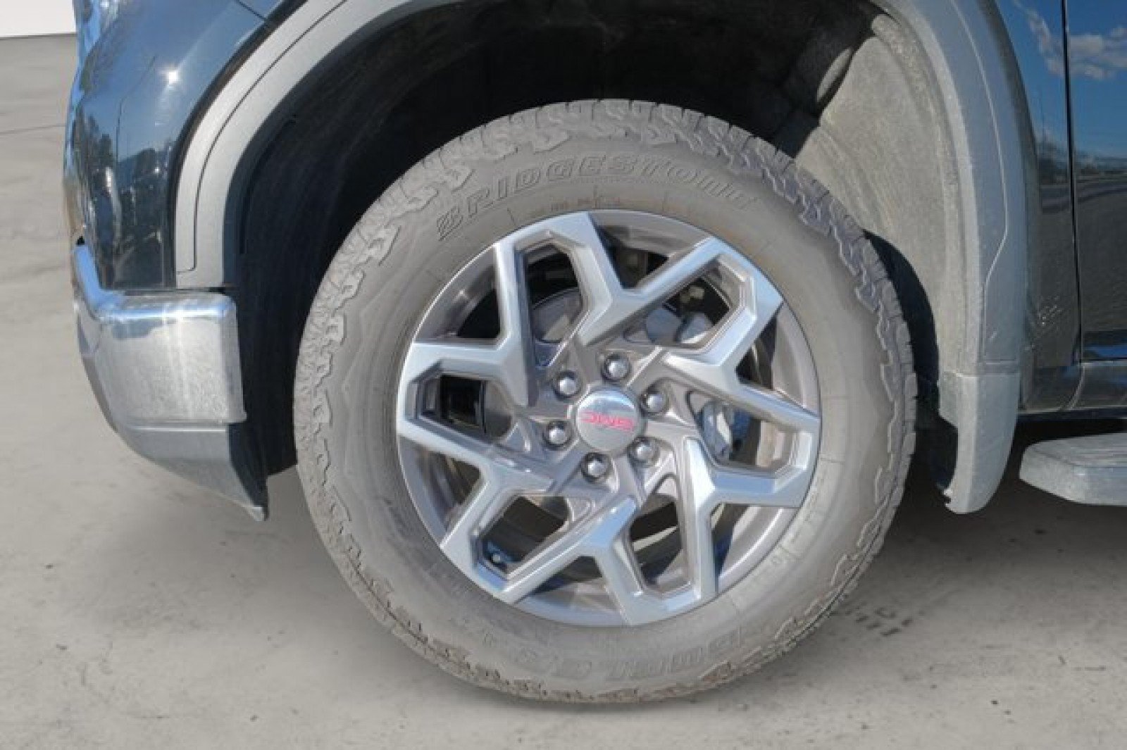 Used 2023 GMC Sierra 1500 SLT w/ SLT Premium Plus Package AWD/4WD image 10