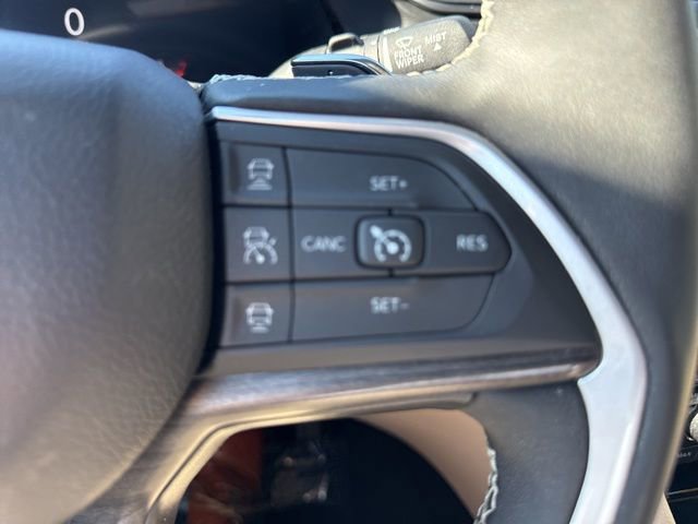 Certified 2024 Jeep Grand Cherokee Limited w/ Luxury Tech Group II image 30