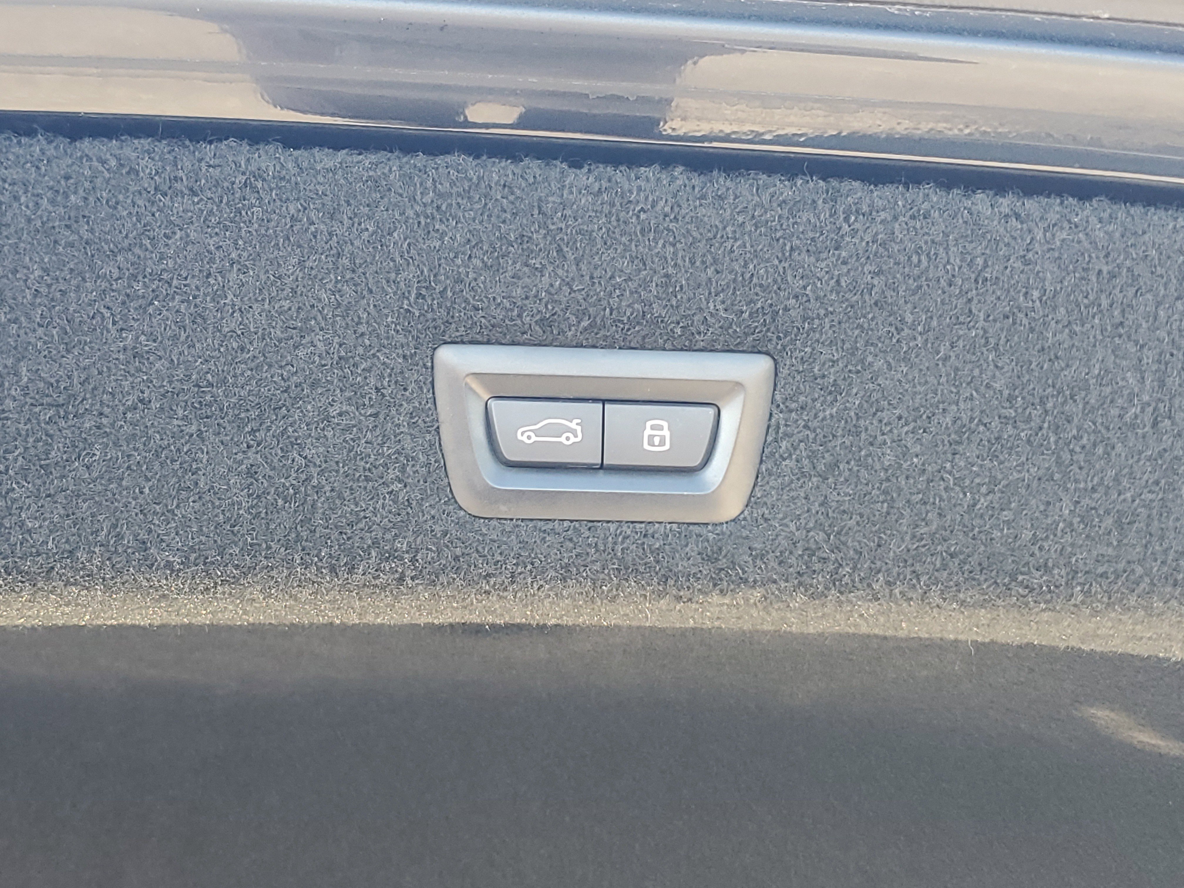 Used 2024 BMW 740i image 28