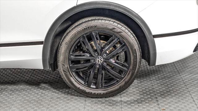 Used 2022 Volkswagen Tiguan SE R-Line FWD image 37