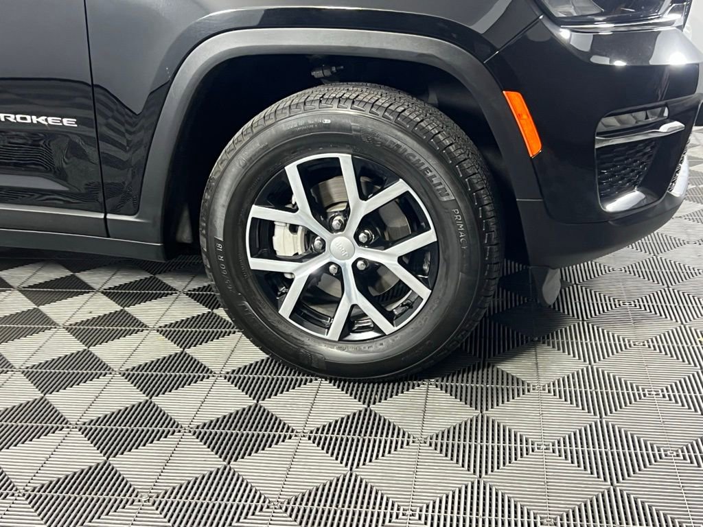 Used 2024 Jeep Grand Cherokee Limited image 12