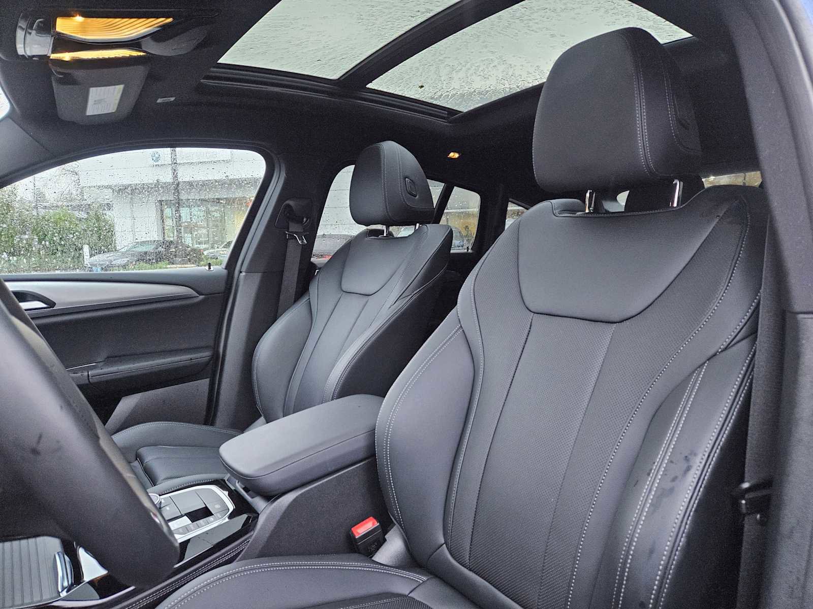 Used 2025 BMW X4 xDrive30i w/ Premium Package image 25