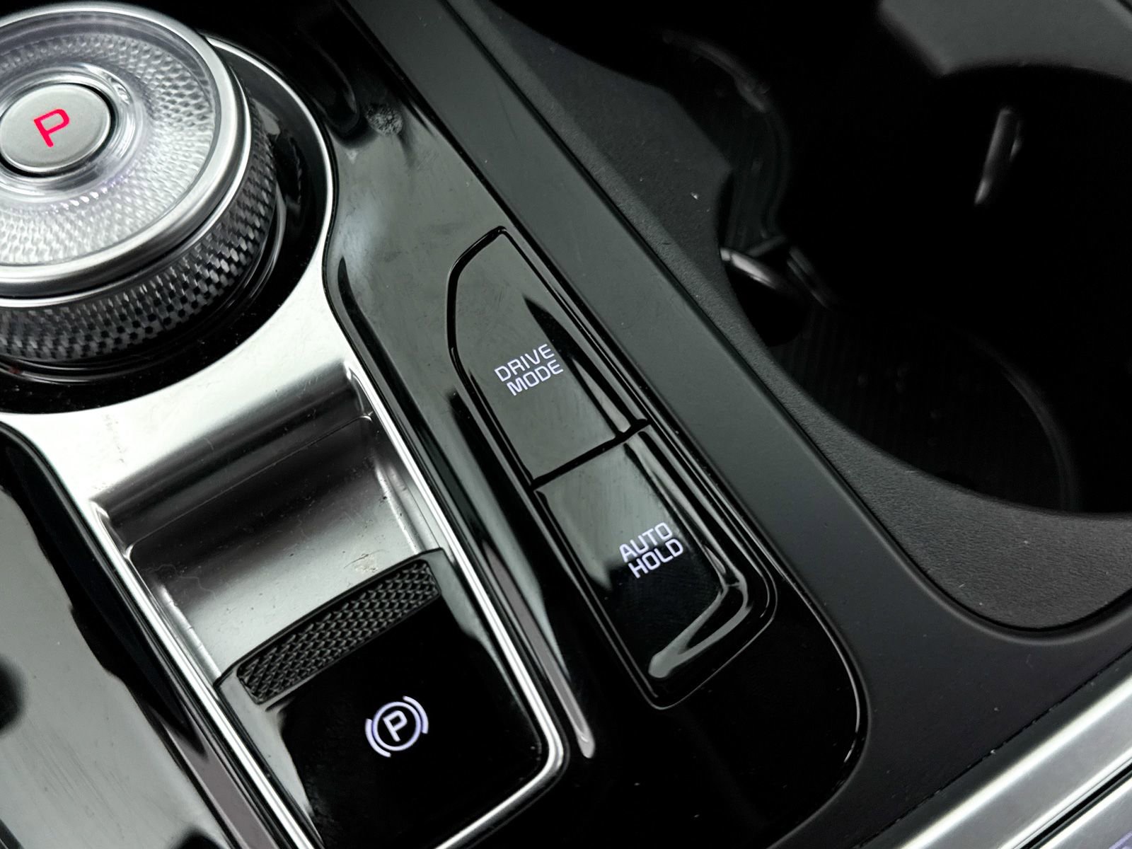 Used 2025 Kia Carnival EX image 8