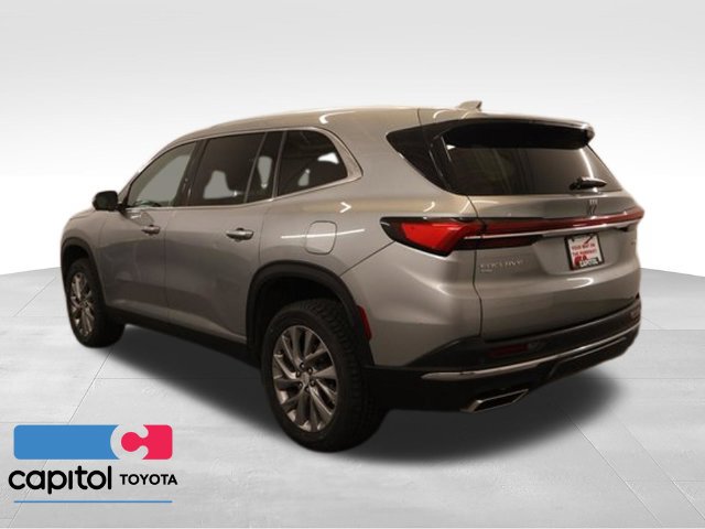 Used 2025 Buick Enclave Preferred AWD/4WD image 4