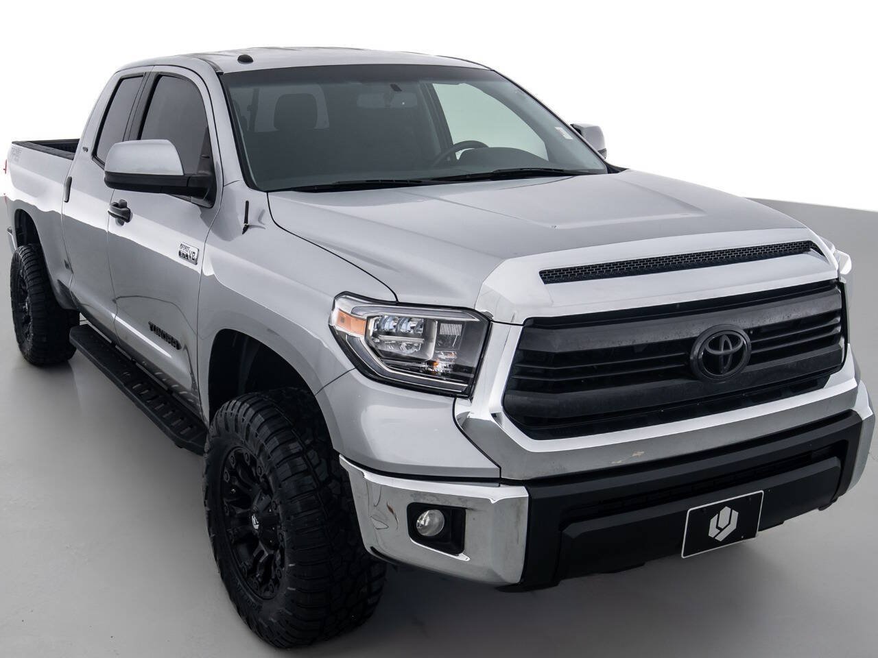 Used 2015 Toyota Tundra SR5 w/ SR5 Upgrade Package RWD image 1