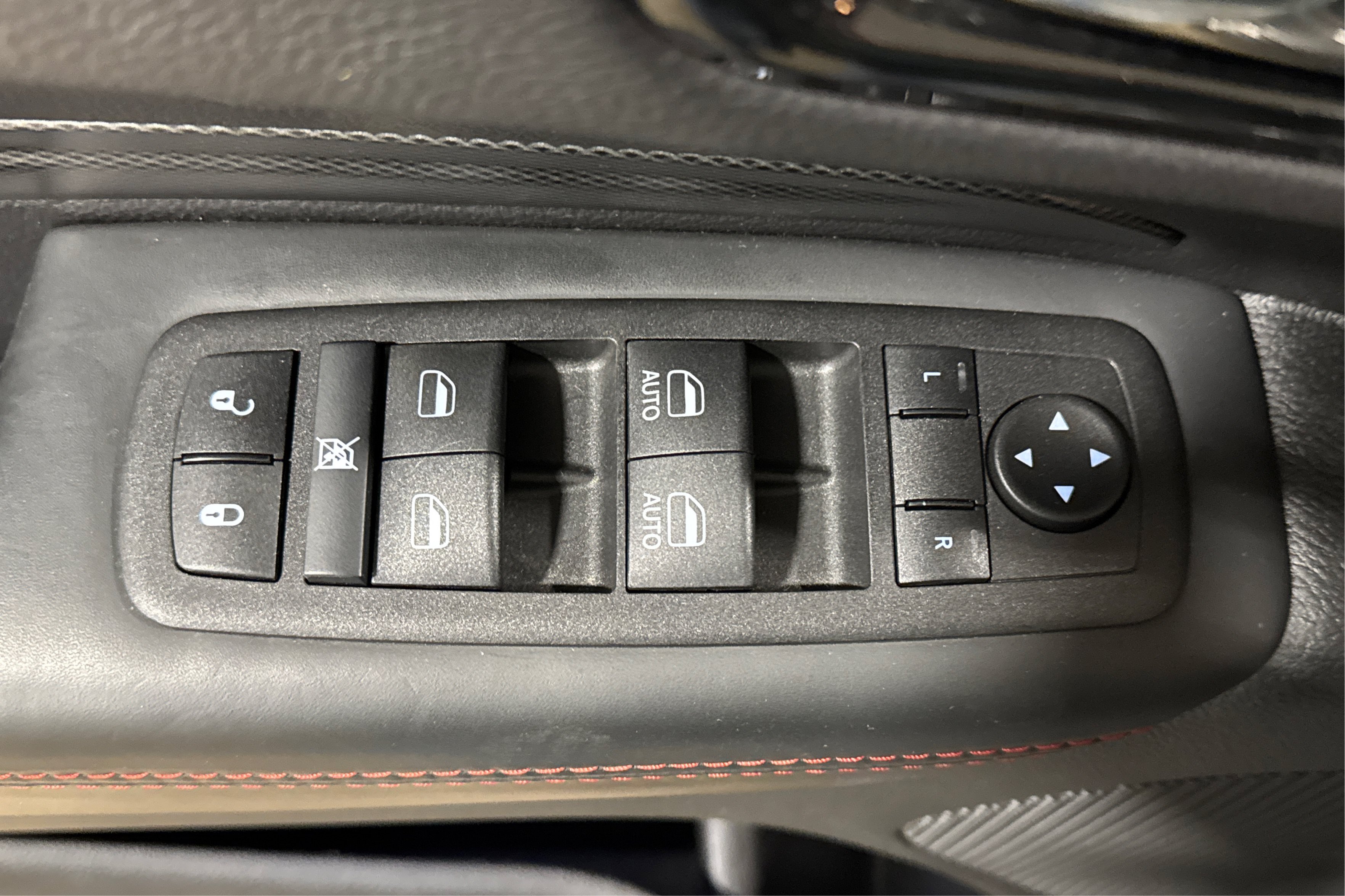 Used 2025 Dodge Durango R/T AWD/4WD image 16