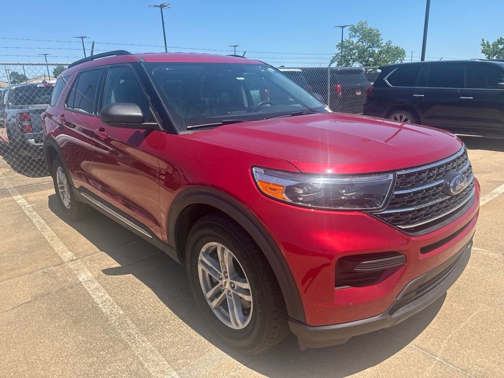 Used 2023 Ford Explorer XLT AWD/4WD image 1