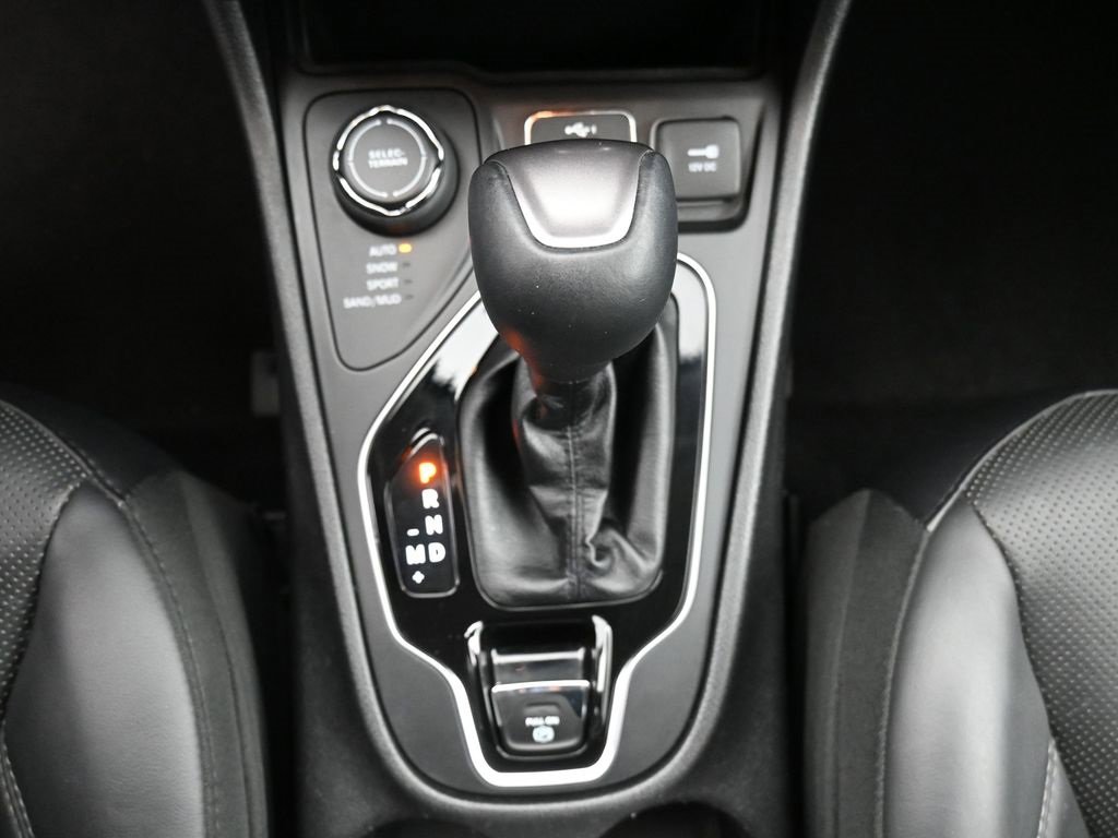 Used 2019 Jeep Cherokee Limited w/ Trailer Tow Group image 18