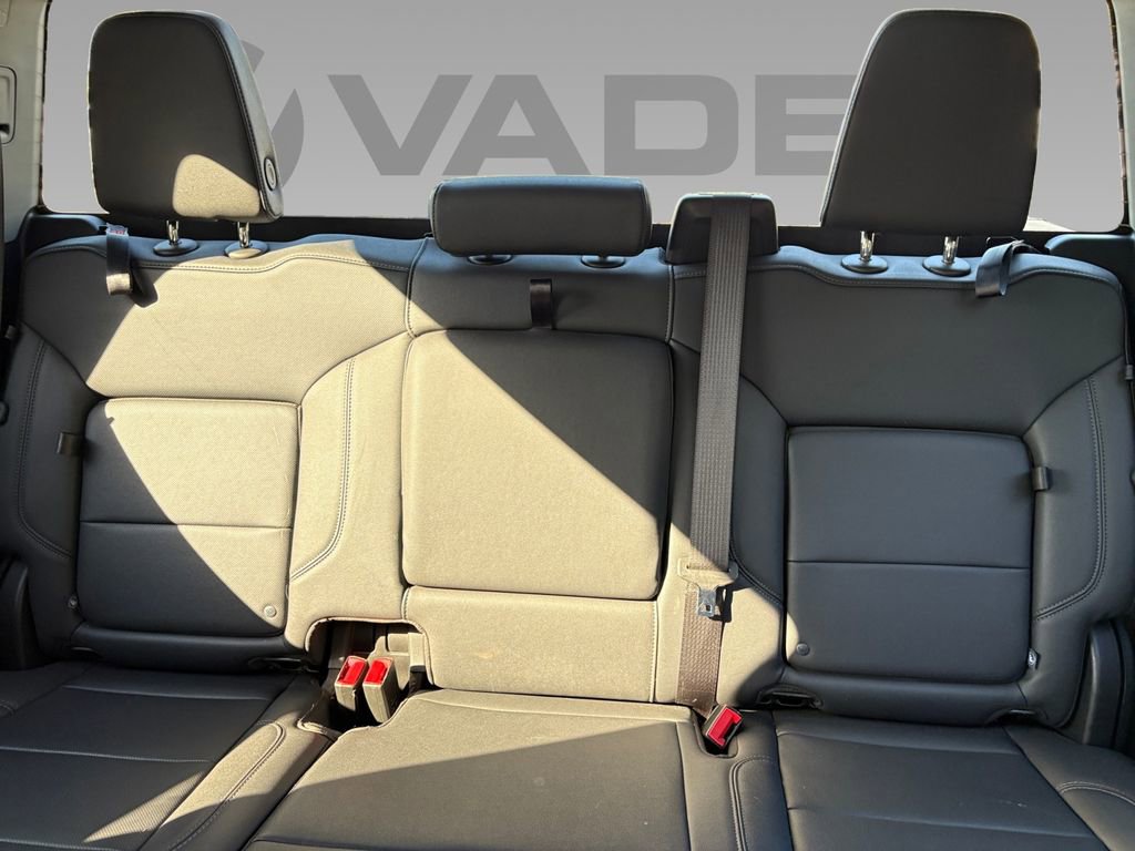 Used 2025 GMC Sierra 1500 SLT image 32