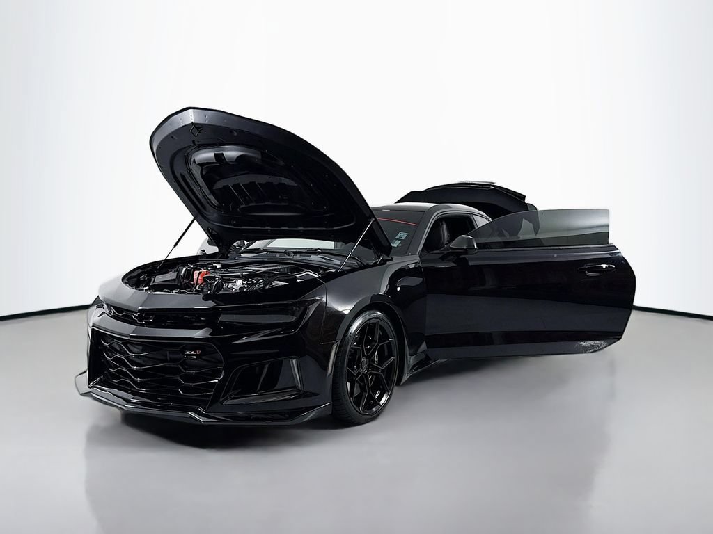 Used 2018 Chevrolet Camaro ZL1 RWD image 31