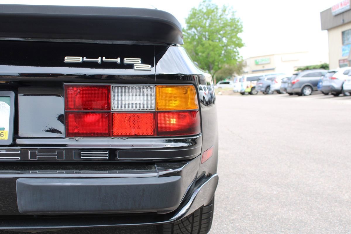 Used 1990 Porsche 944 Coupe RWD image 24