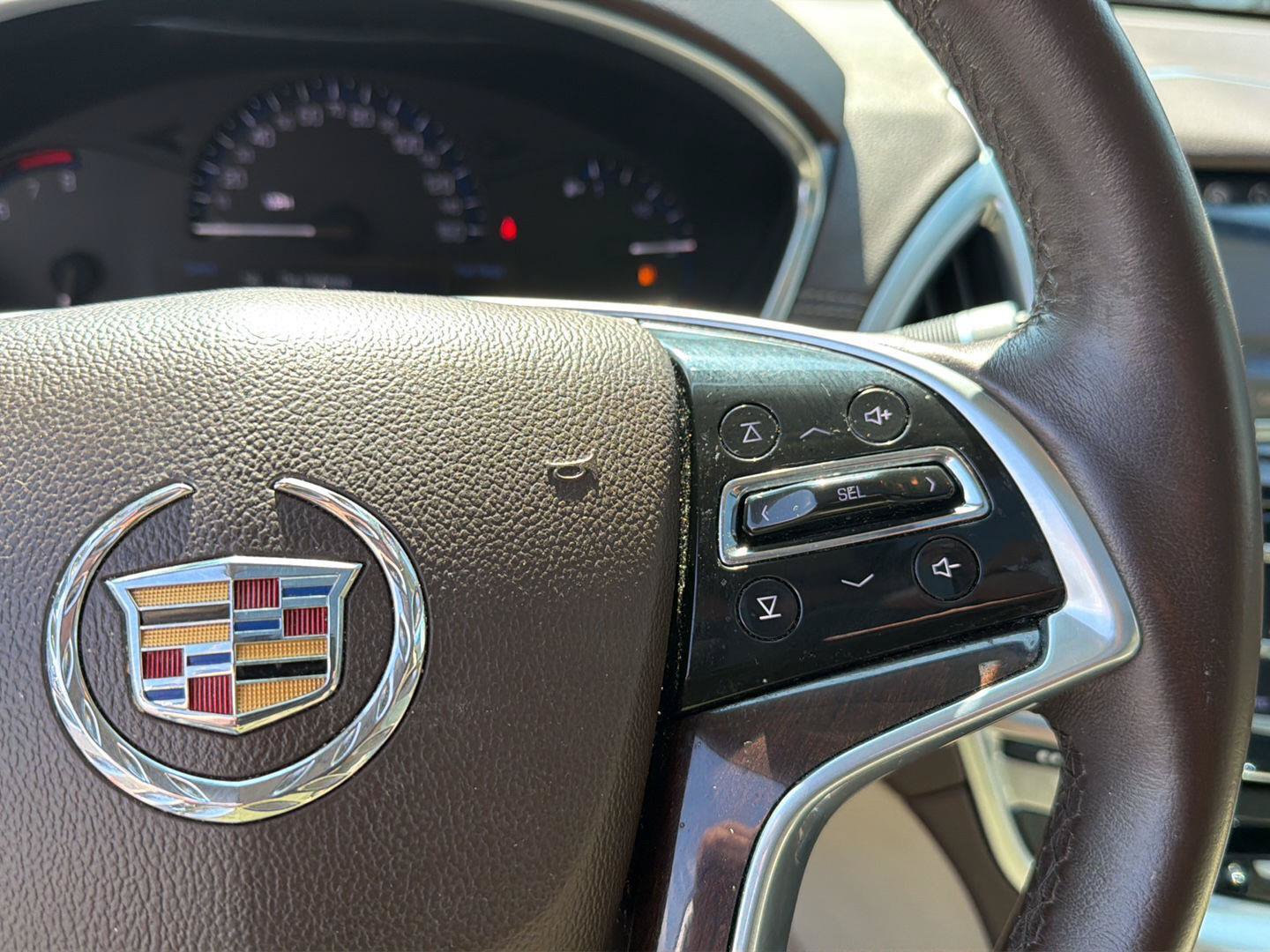 Used 2016 Cadillac SRX Luxury w/ Driver Awareness Package FWD image 21