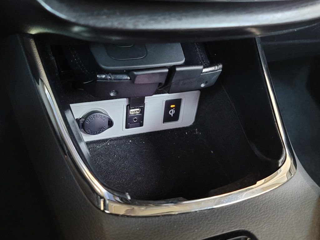 Used 2016 Toyota Avalon Limited w/ Toyota Safety Sense Package image 21