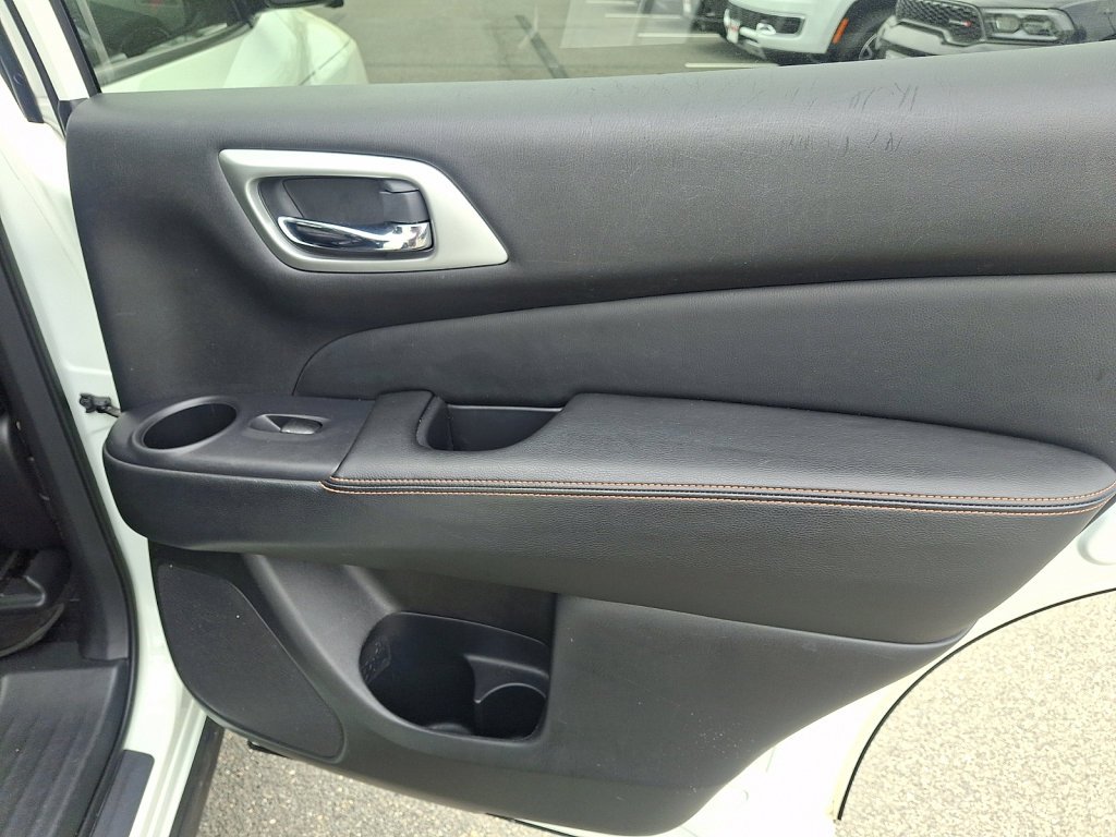 Used 2020 Nissan Pathfinder SL image 13