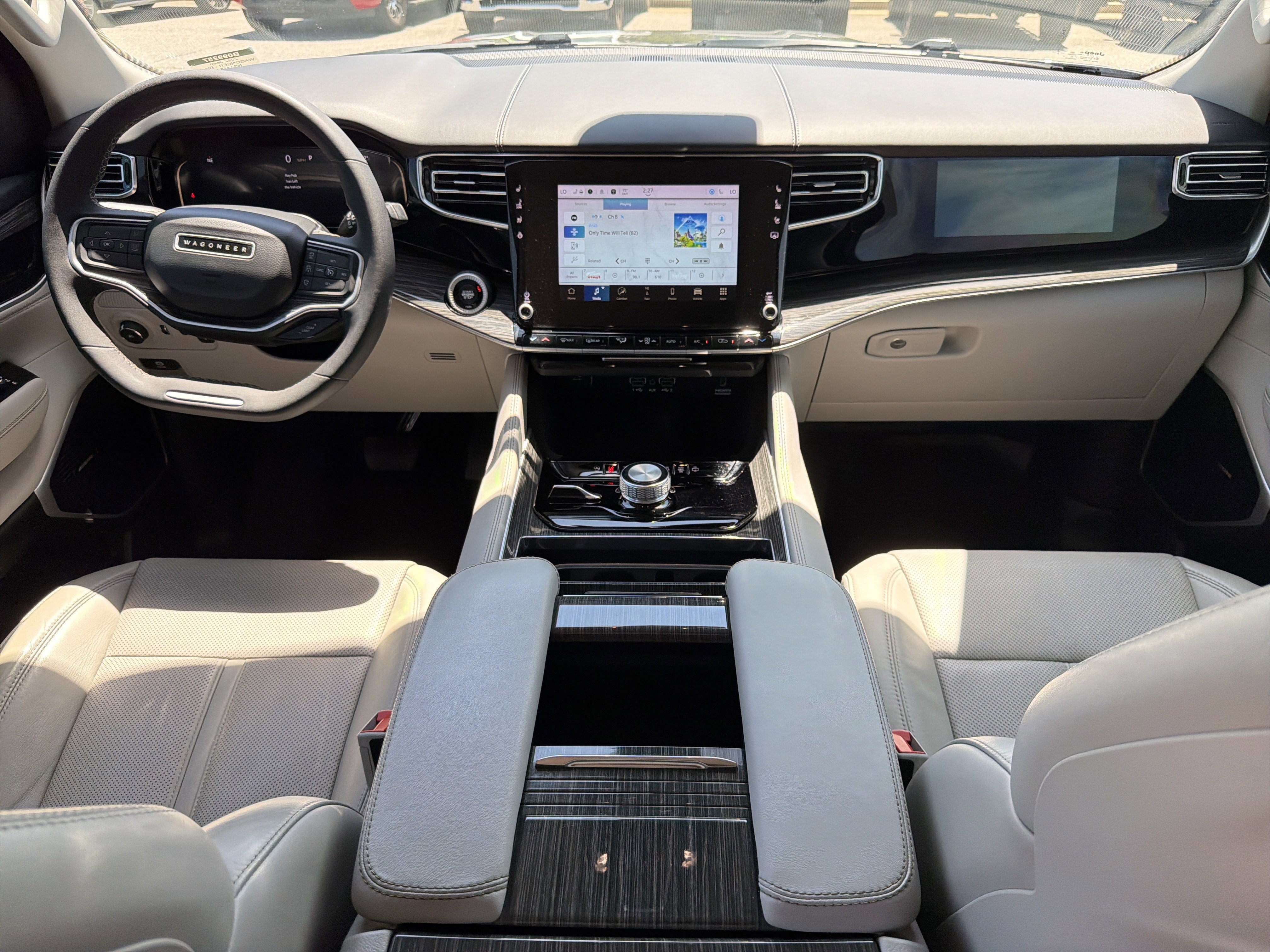 Used 2022 Jeep Wagoneer Series II AWD/4WD image 4