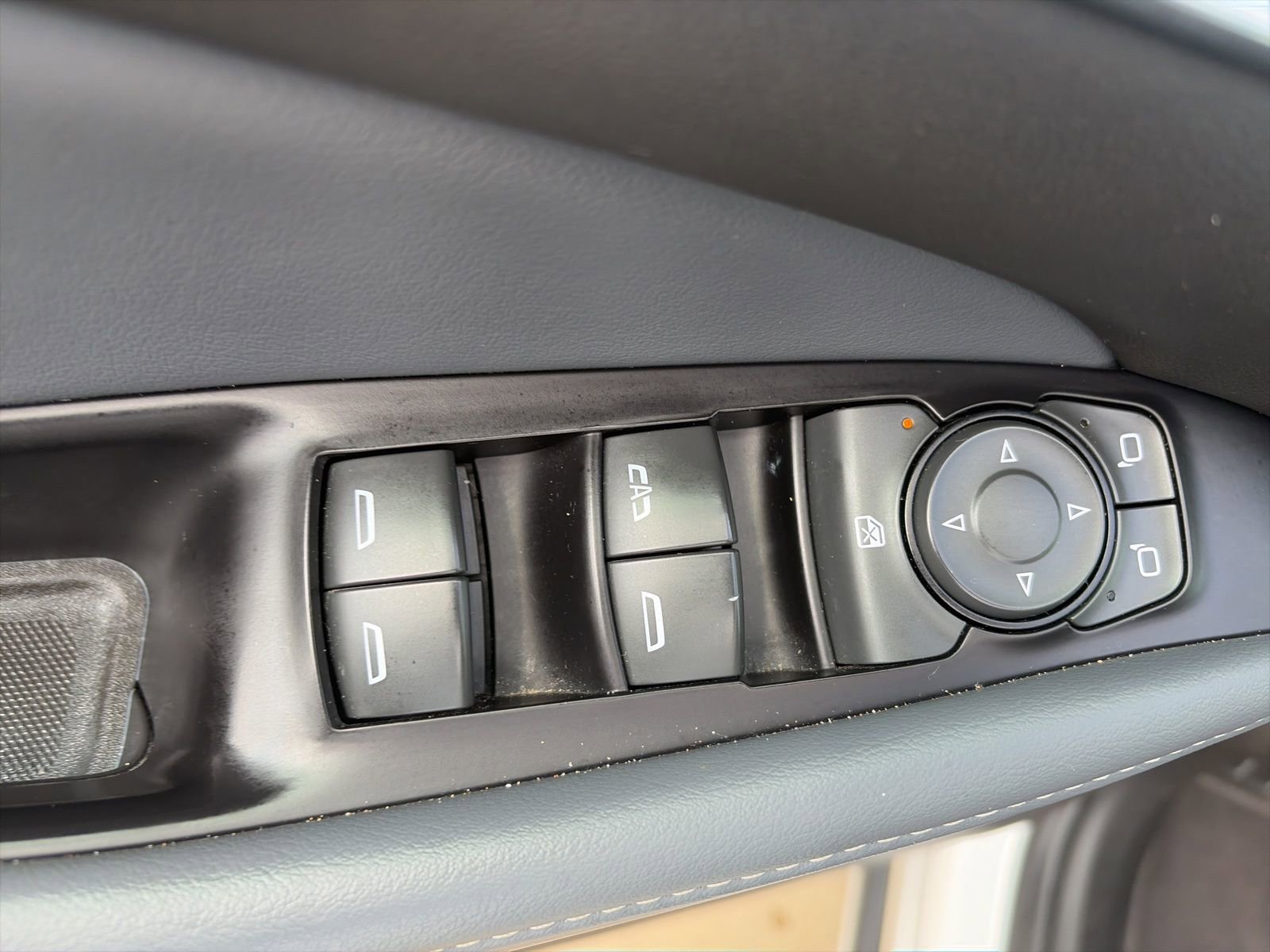 Used 2019 Buick Enclave Essence FWD image 14