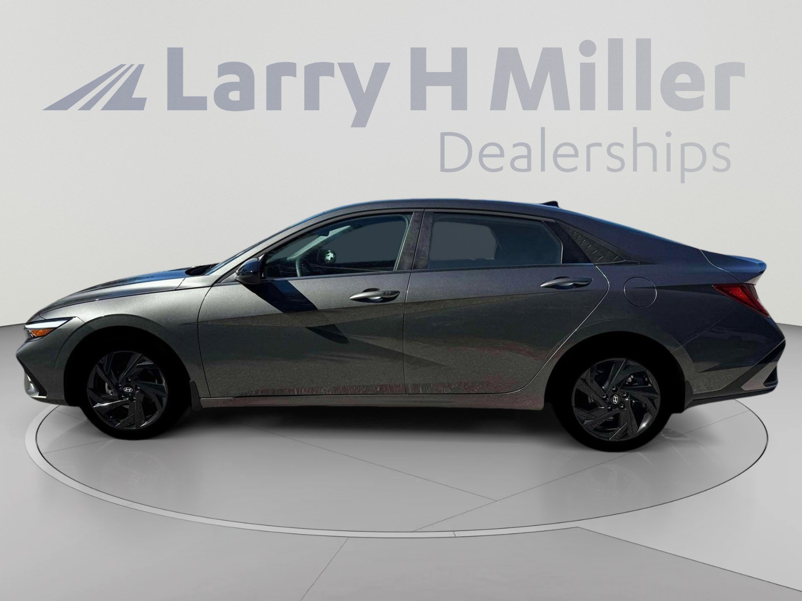 New 2026 Hyundai Elantra SEL Sport Premium FWD image 3