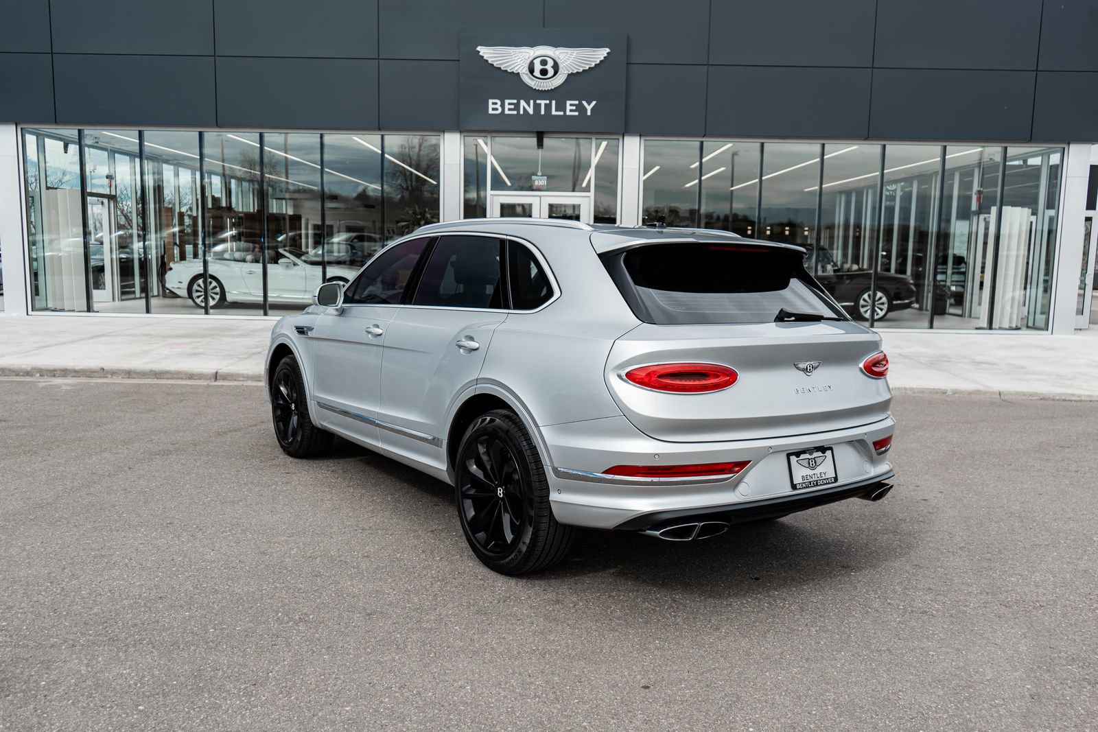 Used 2023 Bentley Bentayga image 8
