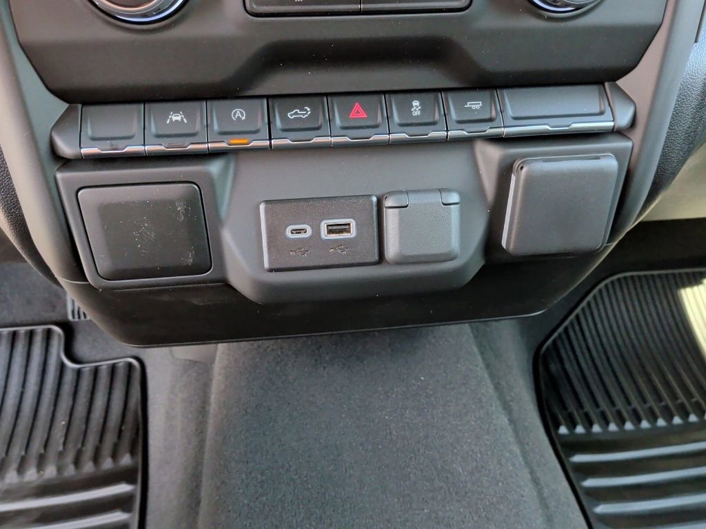 New 2026 Chevrolet Silverado 1500 Custom w/ LPO, Dark Essentials Package RWD image 25