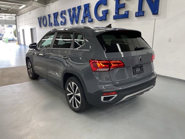 Used 2022 Volkswagen Taos SE w/ IQ.Drive SE Package image 2