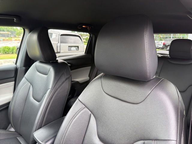 Used 2025 Jeep Compass Limited AWD/4WD image 23