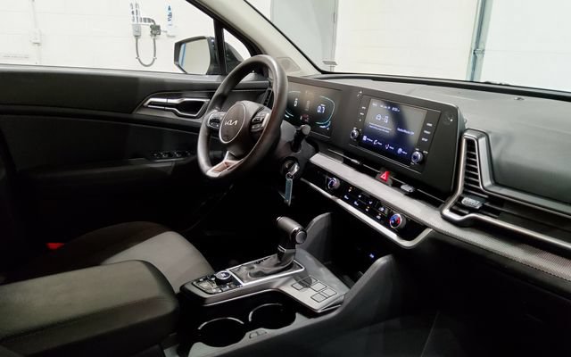 Used 2024 Kia Sportage LX FWD image 18