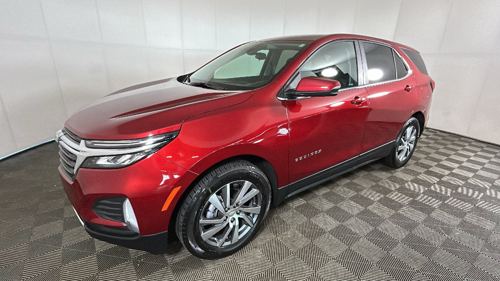 Used 2024 Chevrolet Equinox LT FWD image 8