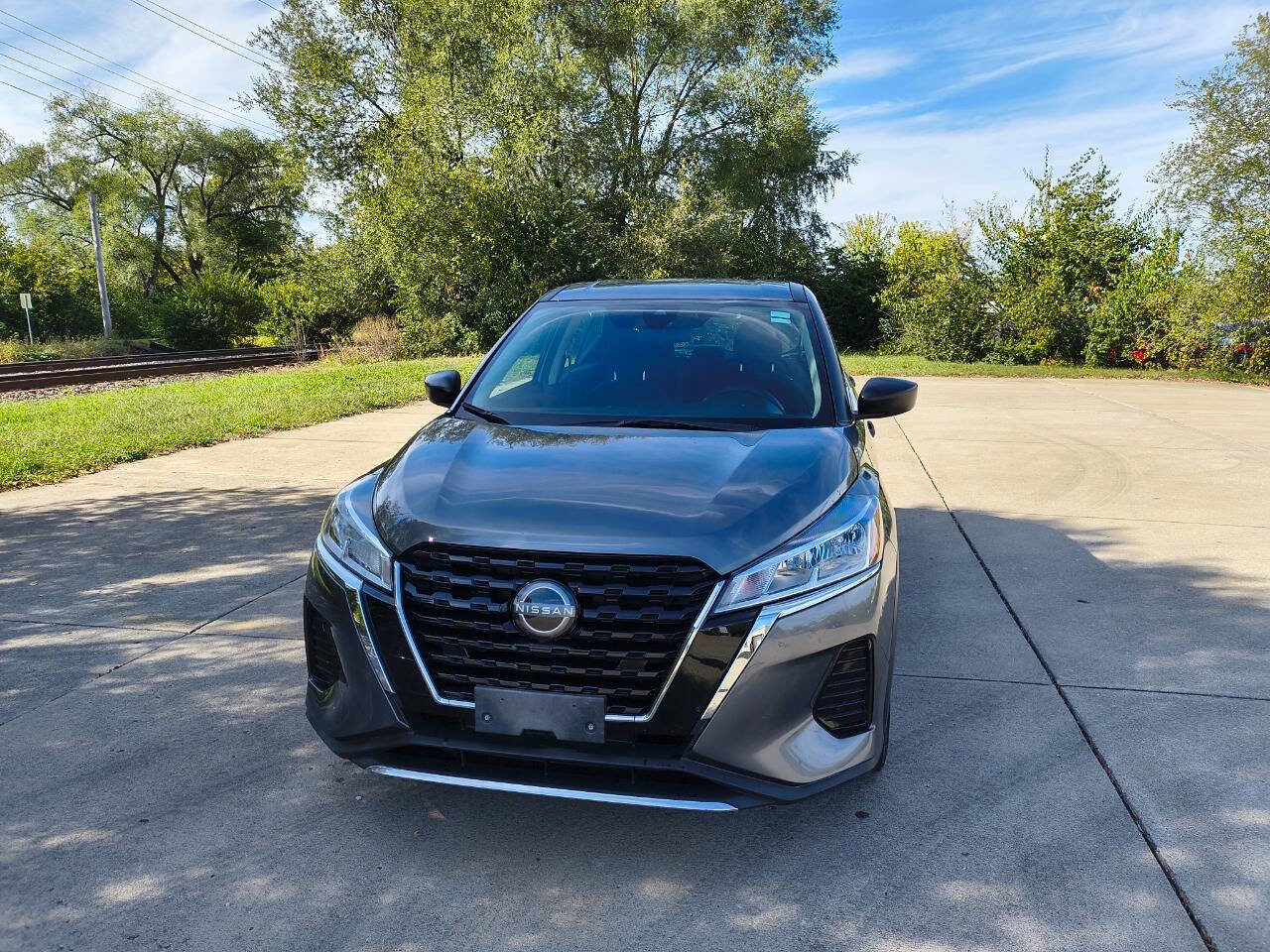 Used 2023 Nissan Kicks S image 1