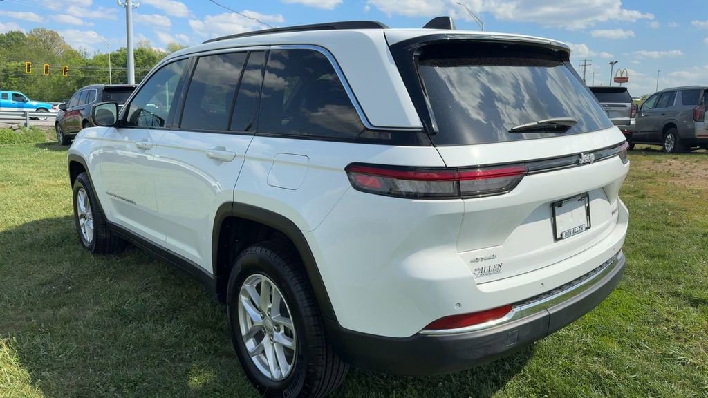 Used 2025 Jeep Grand Cherokee 4WD image 5