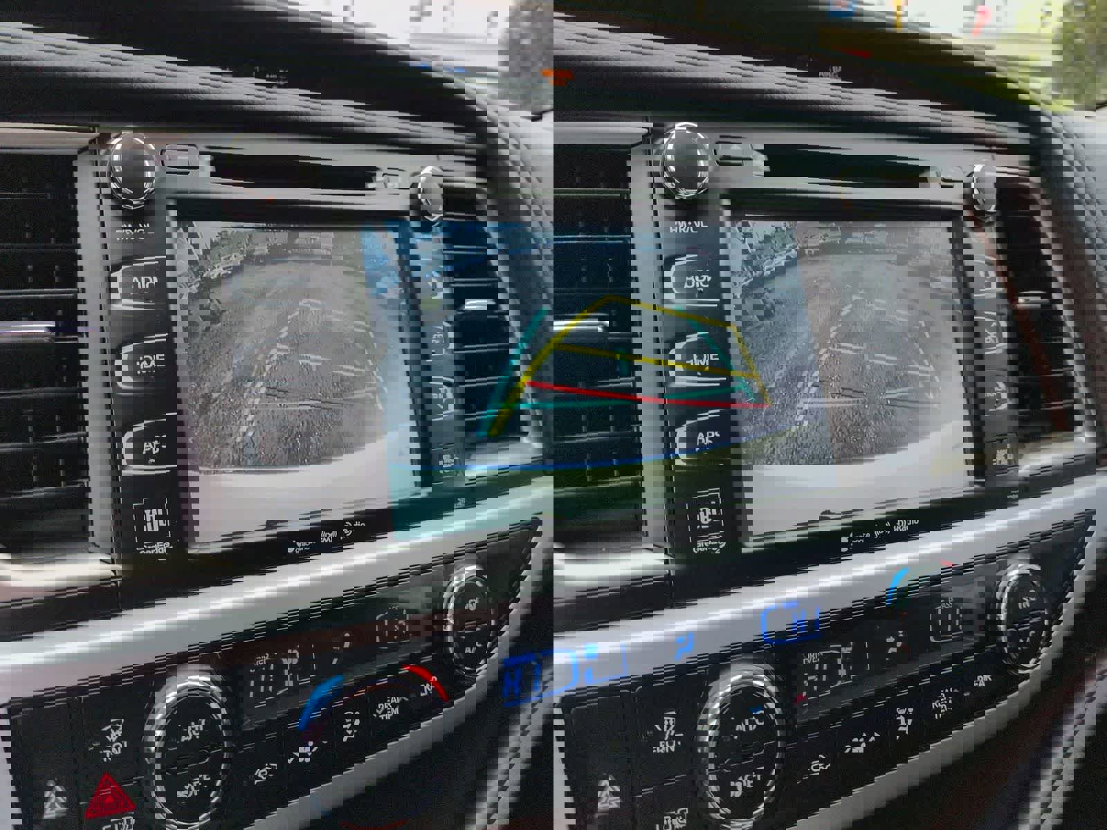 Used 2019 Toyota Highlander Limited image 28