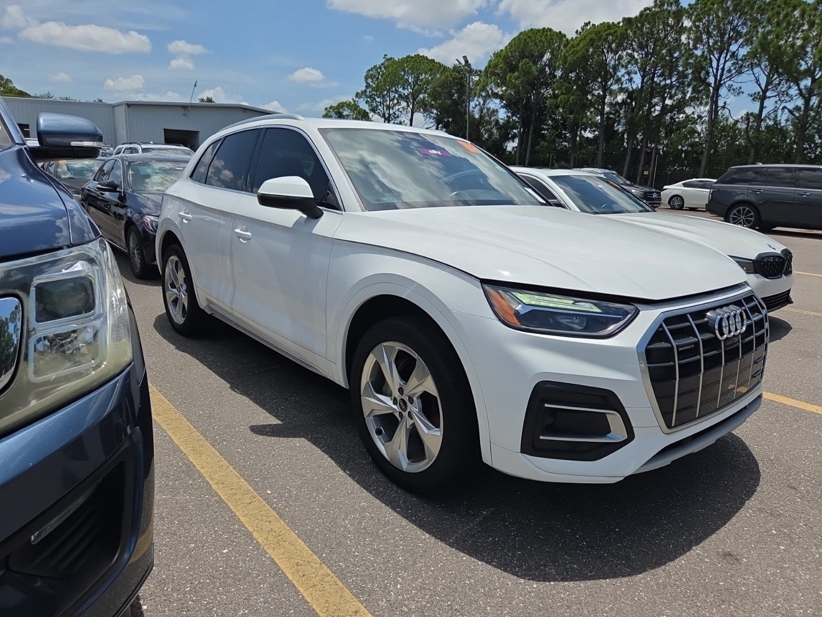 Used 2021 Audi Q5 2.0T Premium Plus w/ Premium Plus Package AWD/4WD image 2