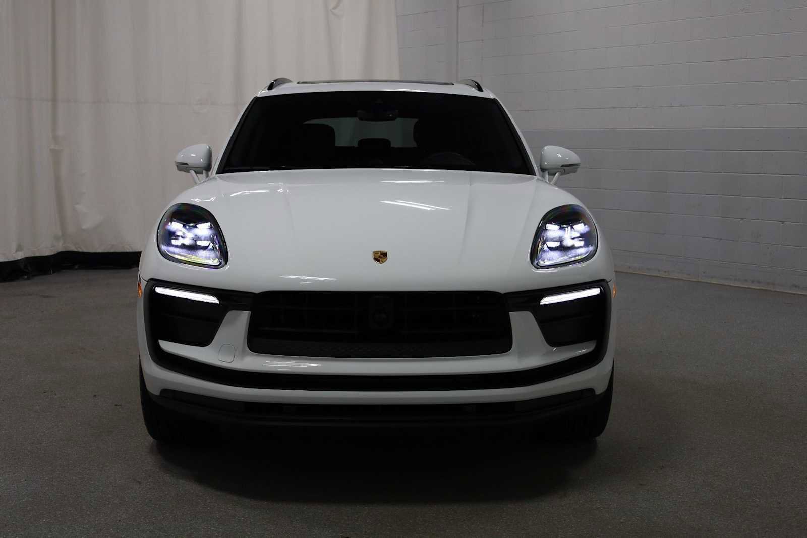 Certified 2026 Porsche Macan image 13