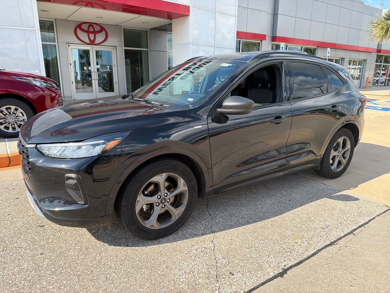 Used 2024 Ford Escape ST-Line FWD image 4