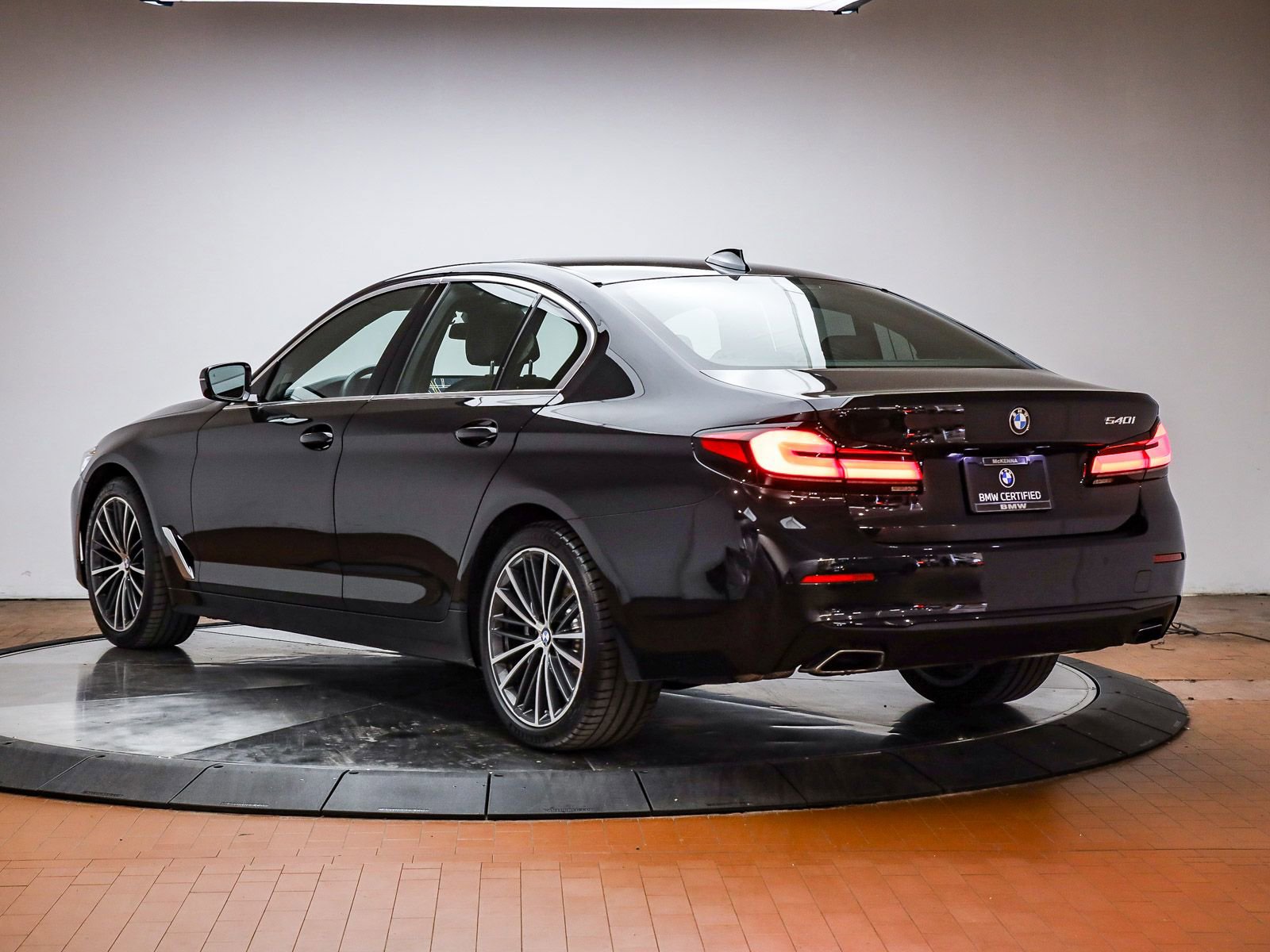 Certified 2023 BMW 540i 540i w/ Premium Package image 2