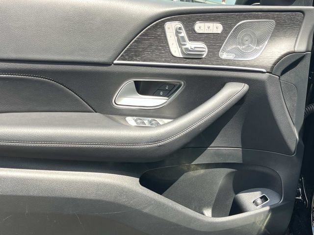 Used 2025 Mercedes-Benz GLS 450 4MATIC image 31