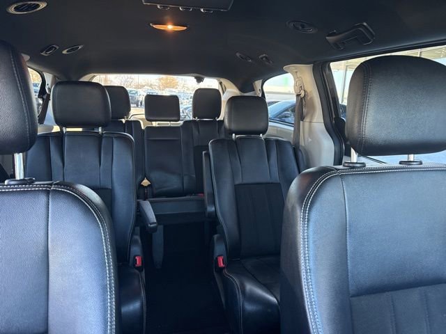 Used 2019 Dodge Grand Caravan SXT image 36