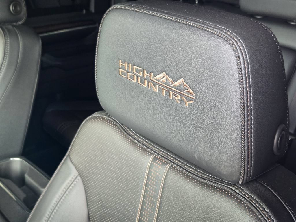 Used 2025 Chevrolet Silverado 3500 High Country w/ High Country Premium Package AWD/4WD image 17