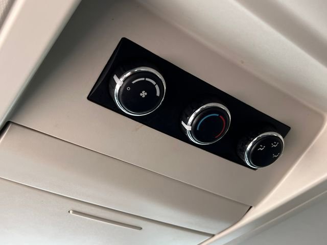 Used 2010 Chrysler Town & Country Touring w/ Safetytec Group image 29