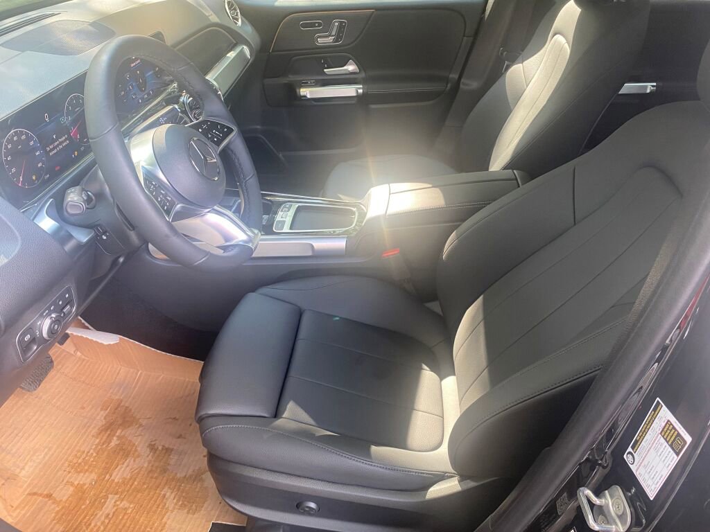 New 2026 Mercedes-Benz GLB 250 4MATIC image 9