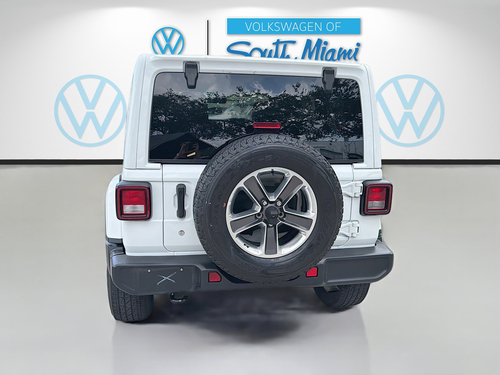 Used 2019 Jeep Wrangler Unlimited Sahara AWD/4WD image 6