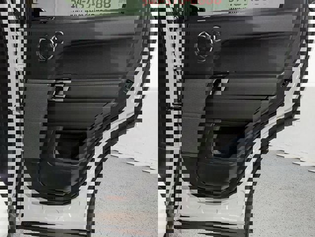 Used 2020 Land Rover Range Rover Sport HSE image 26