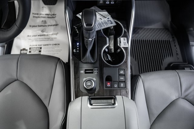 New 2025 Toyota Highlander Platinum image 27